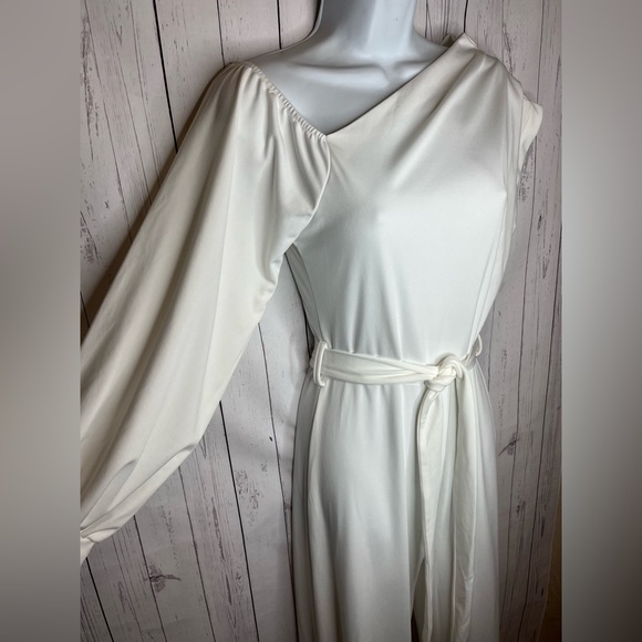 NEW Stylish White Jumpsuit Women’s Medium Asymmetrical Top Fabric Belt - Picture 5 of 8
